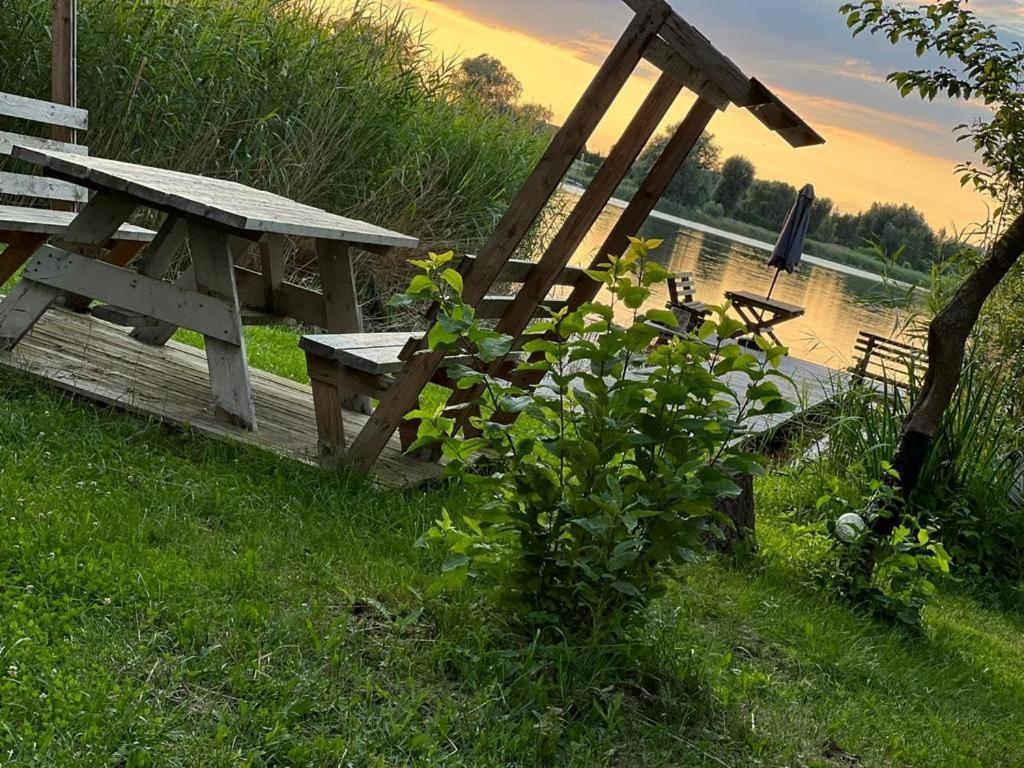 Domek Nad Jeziorem Мыслибуж Экстерьер фото